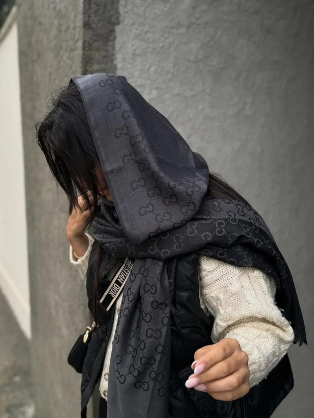 شال کشمیر اورجینال گوچی بی حاشیه