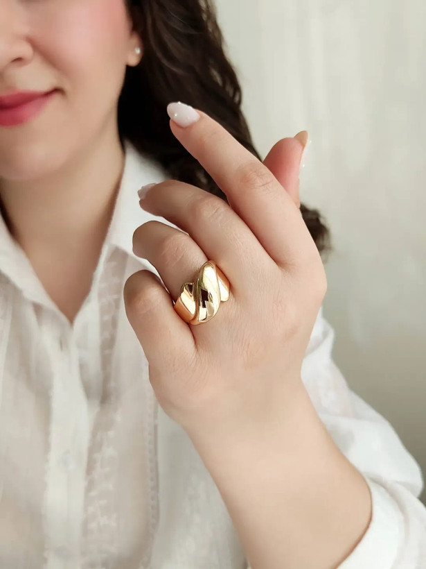 انگشترهای نمادار و پهن ژوپینگ